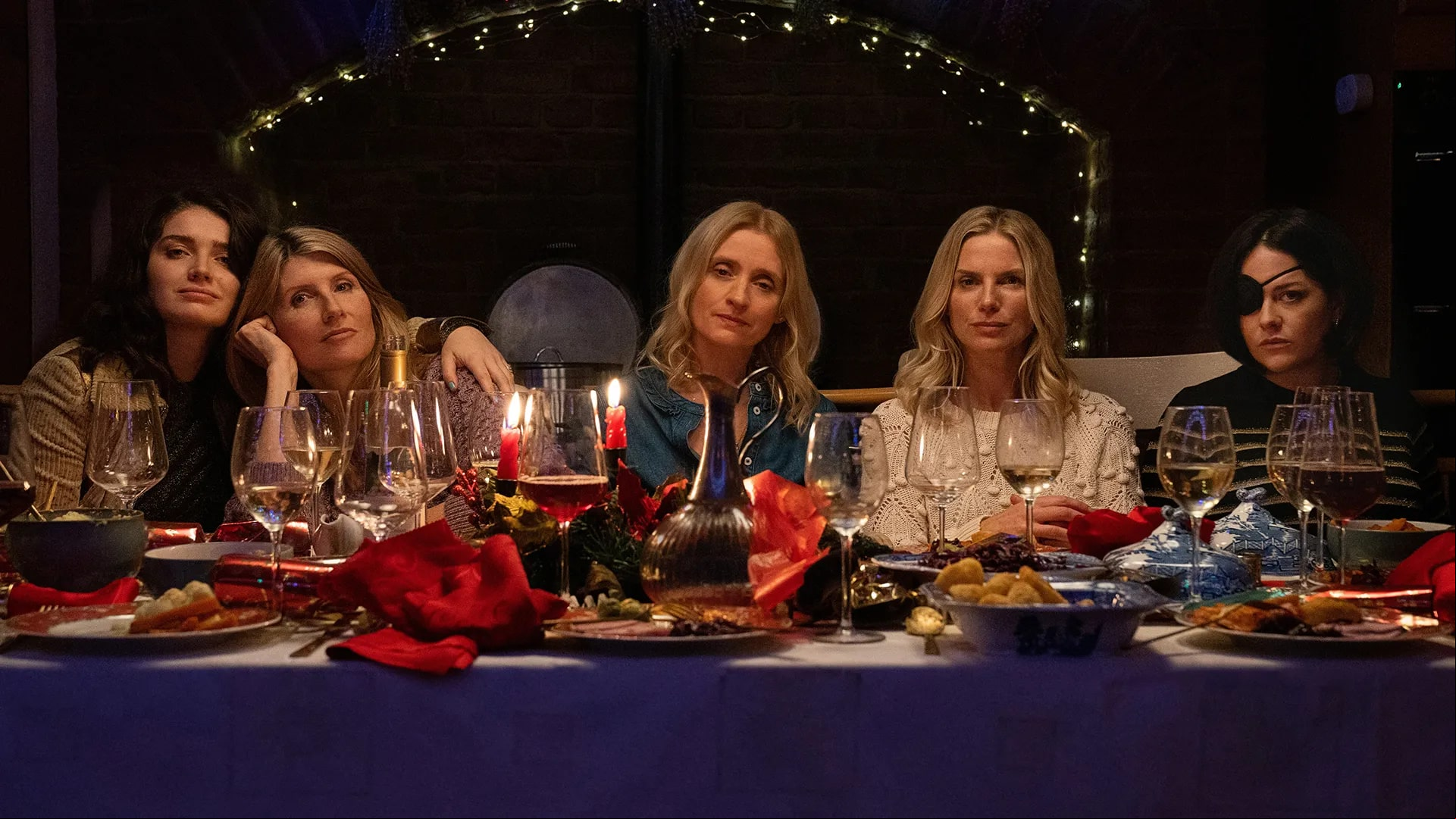 кадр из сериала «Заговор сестер Гарви»
