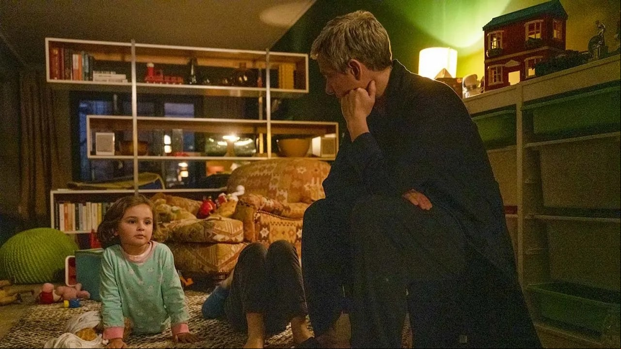 кадр из сериала «Родители года»